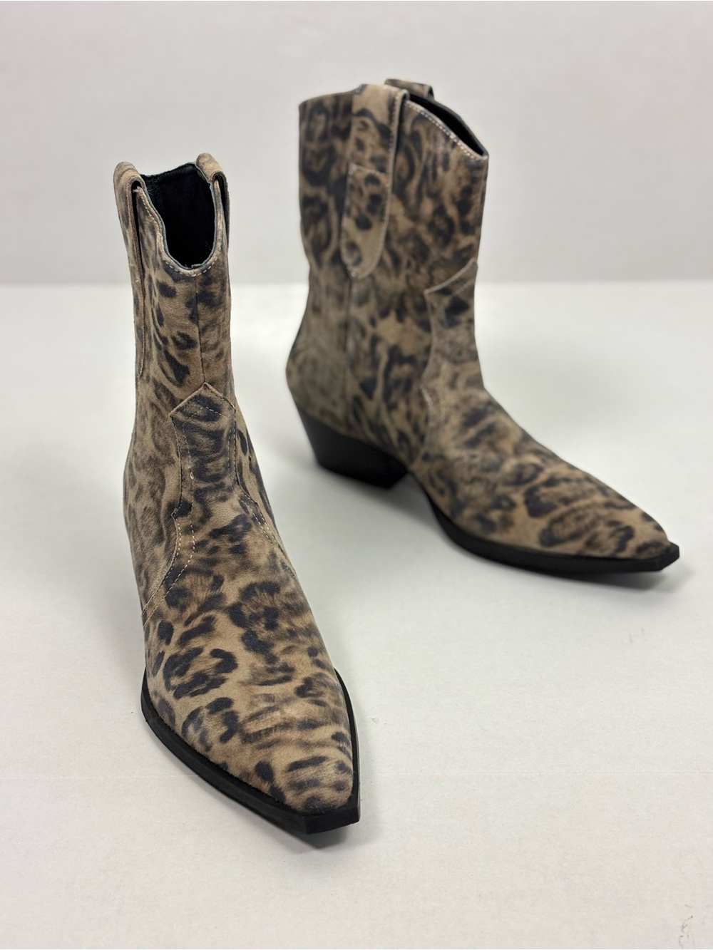 NEW Free People Cat Nap Cowboy Boots in Leopard Suede Size 7.5 - Picture 4 of 15